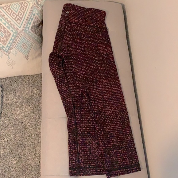 Lululemon Wunder Under Leggings - Picture 2 of 4